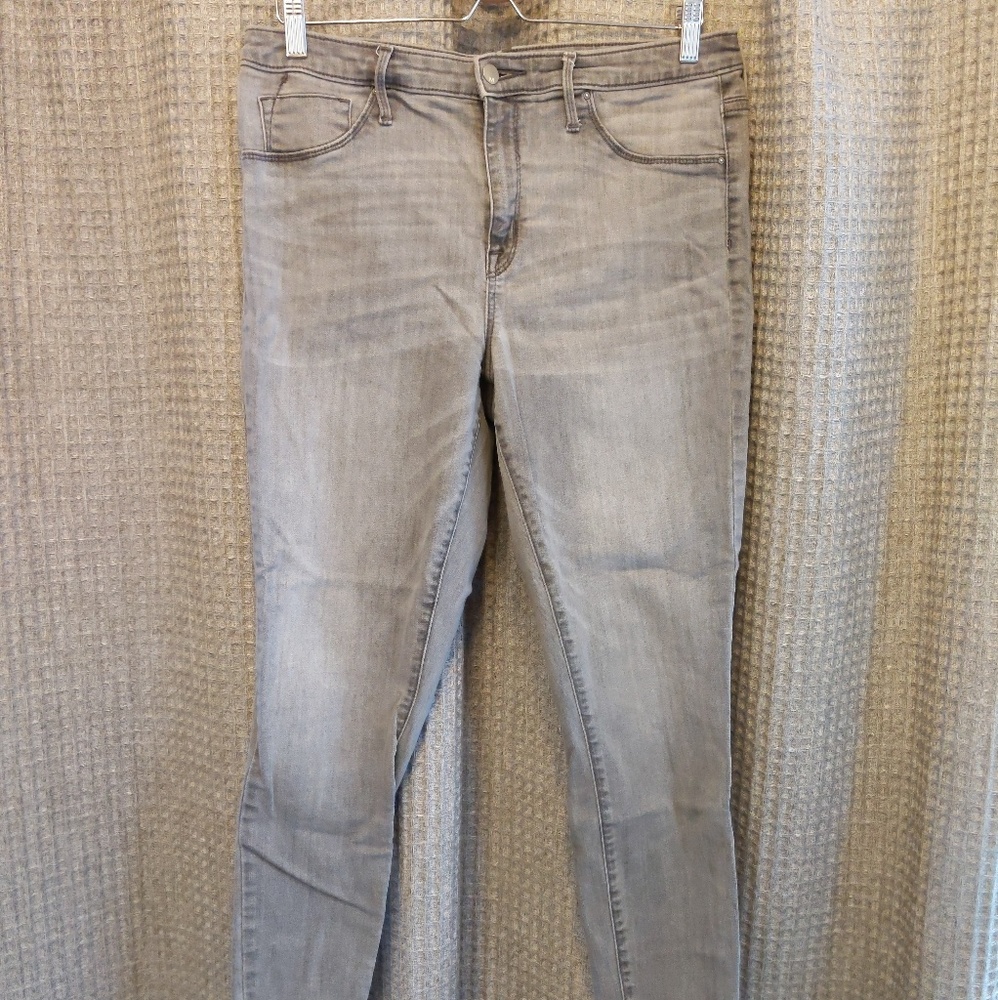 Mossimo Cropped Worn Gray Jegging